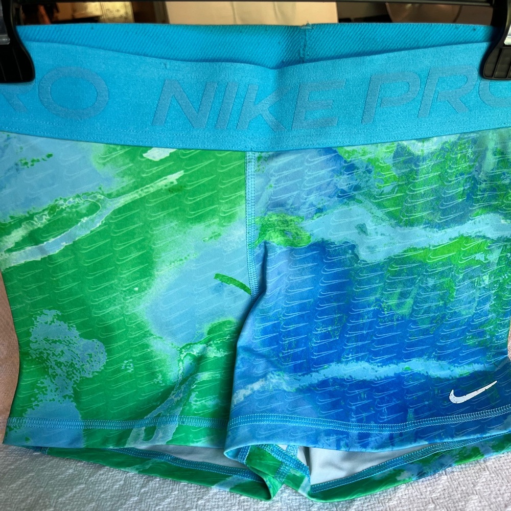 Nike Pro Athletic Shorts size M